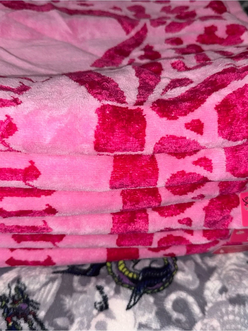 Juicy Couture Hot Pink Leopard Print Towel Set